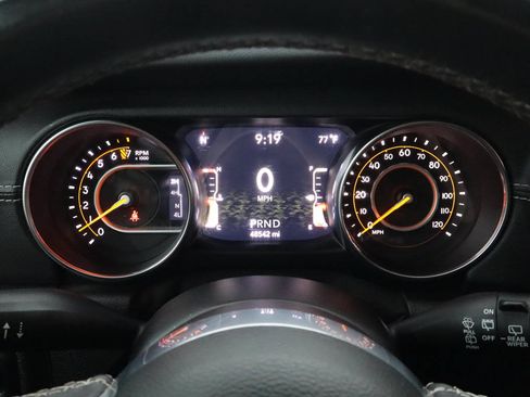 Used 2019 Jeep Wrangler Unlimited Sahara AWD/4WD image 31