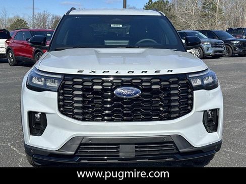 New 2026 Ford Explorer ST-Line image 2