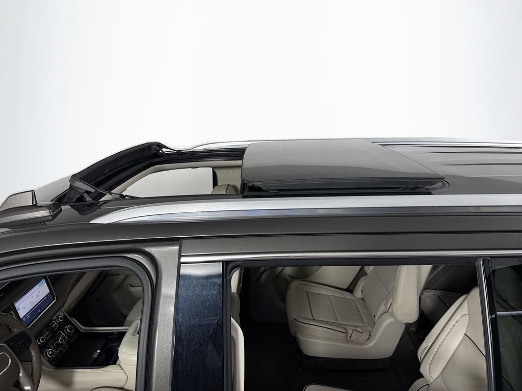 Used 2021 GMC Yukon Denali w/ Denali Premium Package RWD image 28