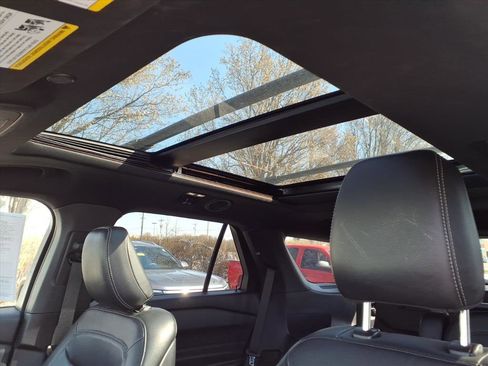 Used 2020 Ford Explorer XLT w/ Equipment Group 202A image 26