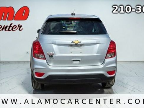 Used 2018 Chevrolet Trax LS image 4