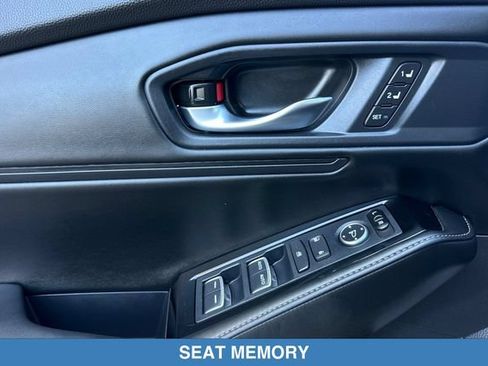 Used 2023 Honda Accord Touring image 13
