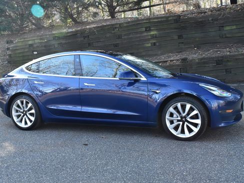 Used 2018 Tesla Model 3 Long Range image 10