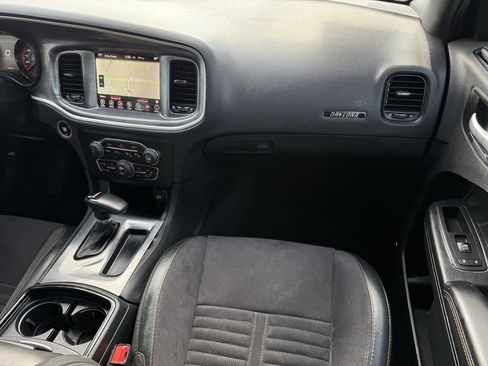 Used 2017 Dodge Charger R/T image 11