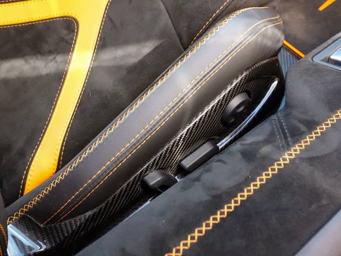 Used 2019 Lamborghini Aventador SVJ AWD/4WD image 30
