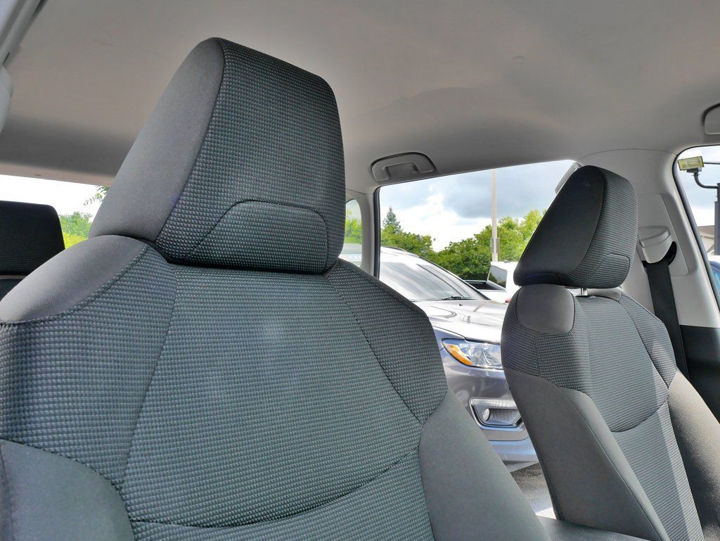 Used 2025 Toyota RAV4 LE AWD/4WD image 14