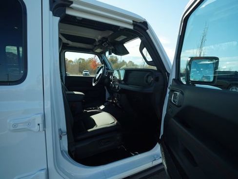 New 2026 Jeep Gladiator Rubicon image 16