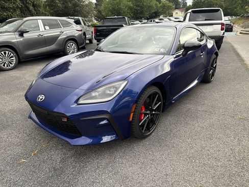 New 2025 Toyota GR86 image 1