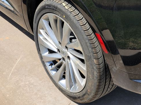 New 2025 Buick Envision Avenir image 5