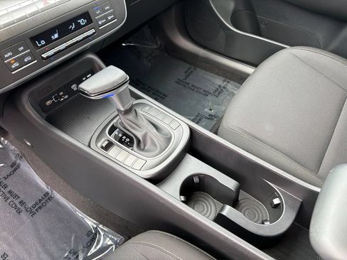 Certified 2024 Hyundai Kona SEL AWD/4WD image 29