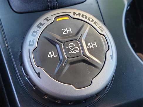 Used 2025 Ford Bronco Outer Banks image 17