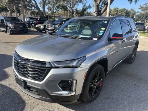 Certified 2023 Chevrolet Traverse Premier w/ Redline Edition image 3