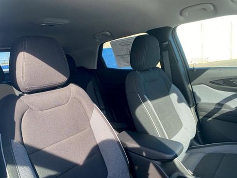 New 2026 Chevrolet TrailBlazer LT w/ Midnight Edition FWD image 19