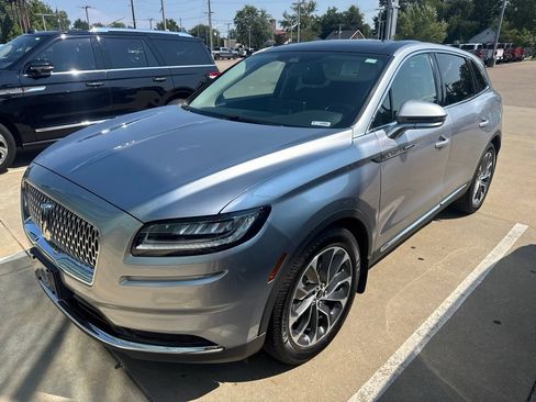 Used 2022 Lincoln Nautilus Reserve AWD/4WD image 4