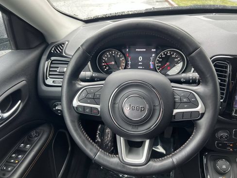 Used 2019 Jeep Compass Limited AWD/4WD image 17