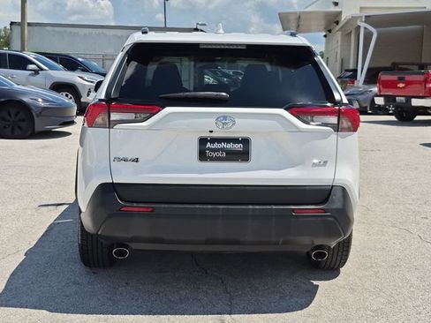 Used 2021 Toyota RAV4 XLE w/ Convenience Package FWD image 7