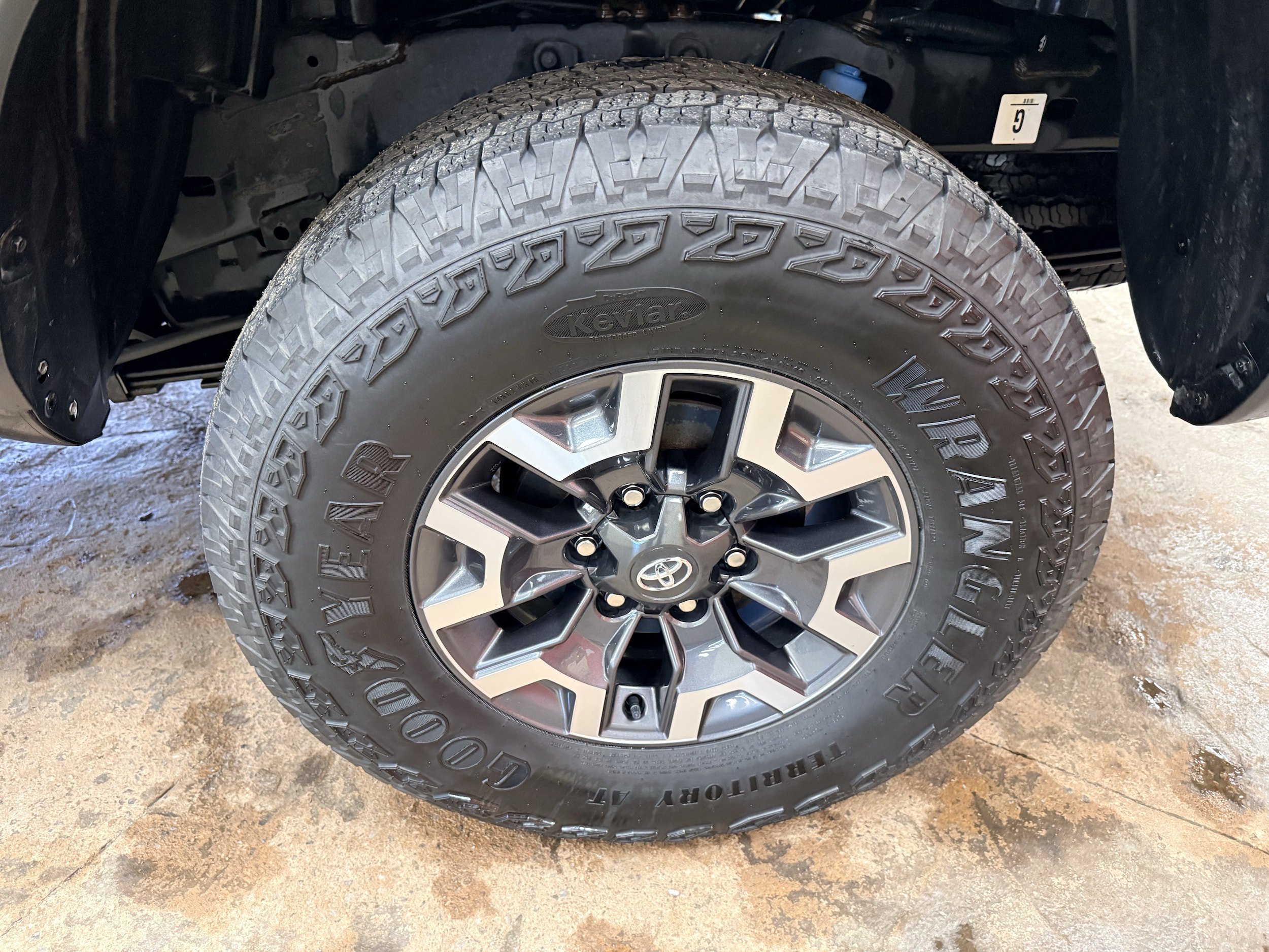 Used 2023 Toyota Tacoma TRD Off-Road w/ TRD Premium Off Road Package AWD/4WD image 7