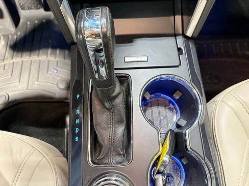 Used 2018 Ford Explorer Platinum image 28