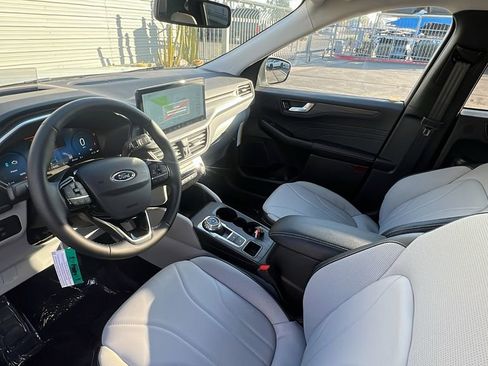 New 2025 Ford Escape SE w/ PHEV Premium Package image 17