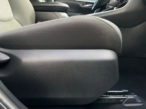 Used 2024 Toyota RAV4 XLE image 31