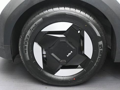 Used 2024 Kia EV9 Light RWD image 40