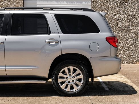 Used 2017 Toyota Sequoia Platinum AWD/4WD image 13