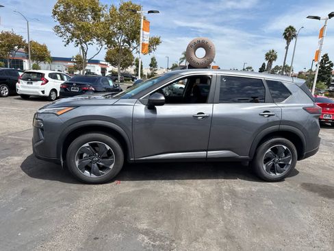 Used 2025 Nissan Rogue SV FWD image 22