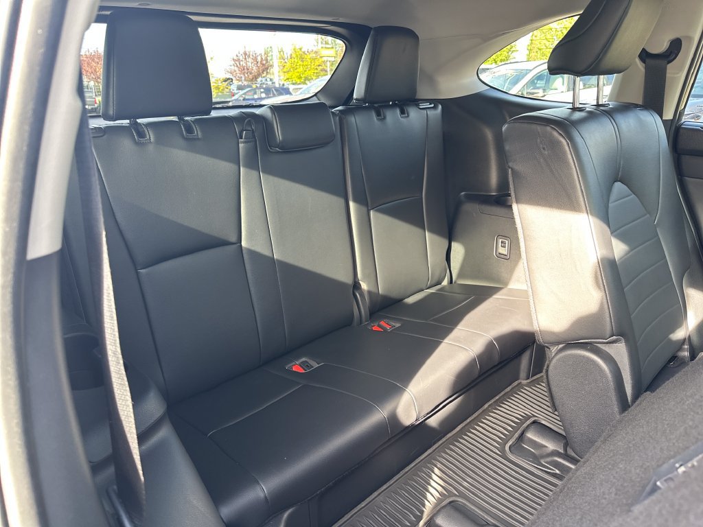Used 2023 Toyota Highlander XLE AWD/4WD image 15