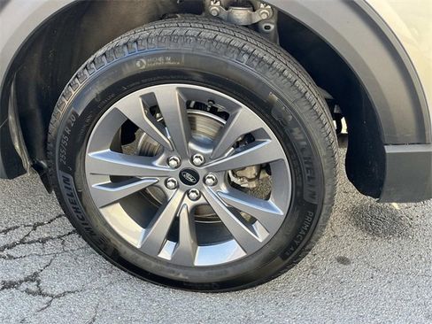 Used 2023 Ford Explorer XLT w/ Equipment Group 202A image 11