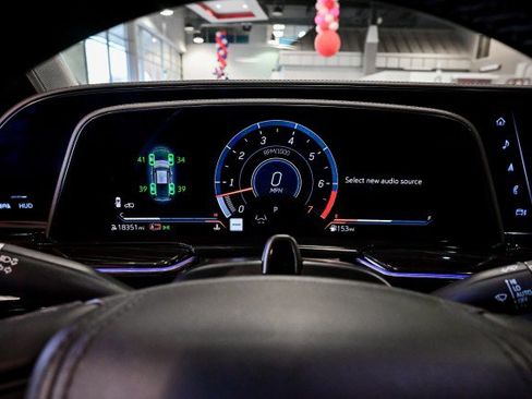 Used 2023 Cadillac Escalade V w/ LPO, ONYX Package image 30