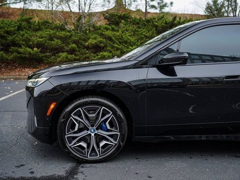 Used 2024 BMW iX xDrive50 w/ Premium Package image 5