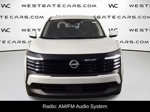 Used 2025 Nissan Kicks SV FWD image 2