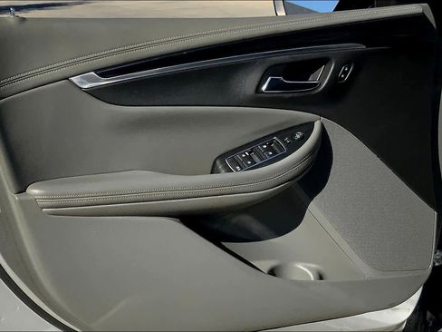 Used 2019 Chevrolet Impala LT image 21