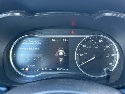 Certified 2025 Nissan Versa SV FWD image 23