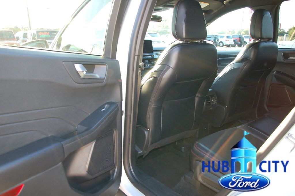 Used 2025 Ford Escape ST-Line FWD image 13