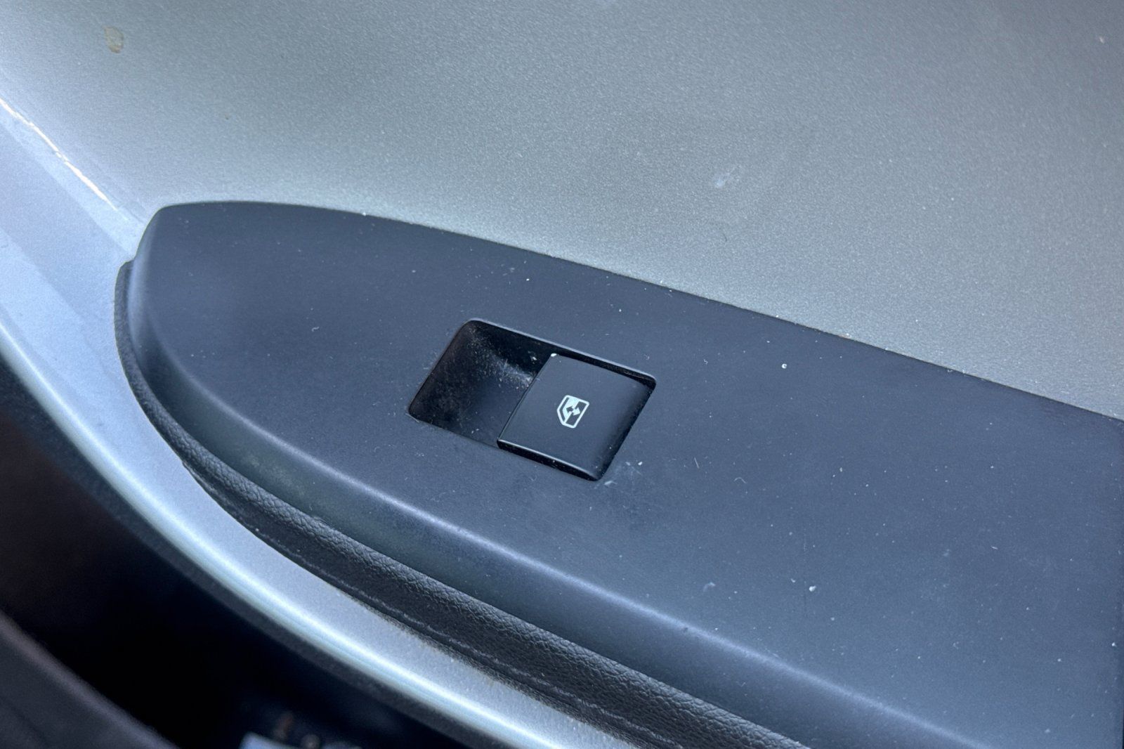 Used 2015 Chevrolet Volt Premium w/ Premium Trim Package FWD image 23