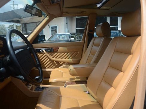 Used 1991 Mercedes-Benz 560 SEL image 12