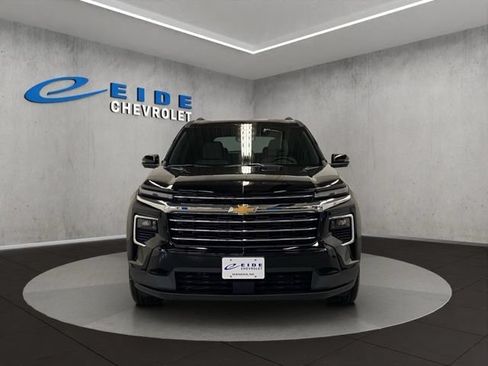 New 2026 Chevrolet Traverse LT w/ Driver Confidence Package AWD/4WD image 2