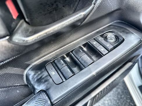 Used 2024 Toyota Tacoma SR image 21