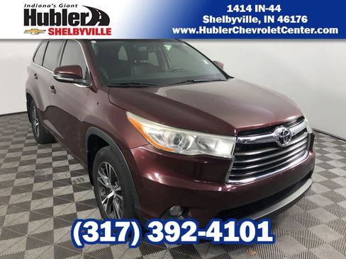Used 2016 Toyota Highlander XLE image 1