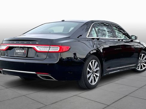 Used 2017 Lincoln Continental Premiere image 12