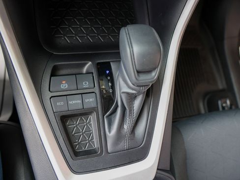 Certified 2025 Toyota RAV4 XLE w/ Convenience Package image 23