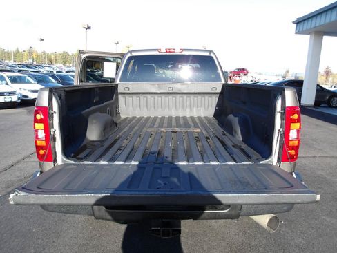 Used 2011 Chevrolet Silverado 2500 LT w/ Interior Plus Package AWD/4WD image 11