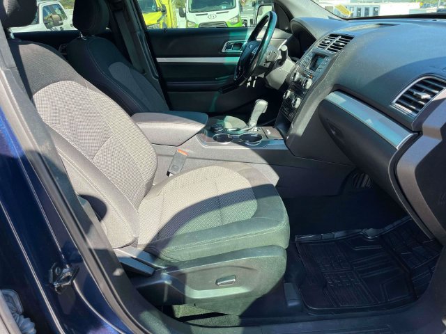 Used 2016 Ford Explorer XLT AWD/4WD image 25
