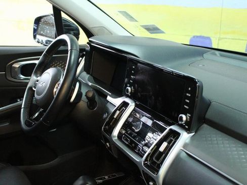 Used 2022 Kia Sorento SX image 10