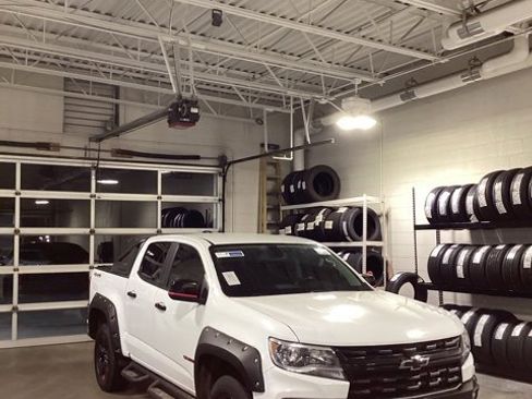 Used 2022 Chevrolet Colorado LT w/ Redline Special Edition image 4