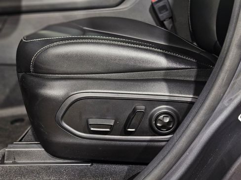 Used 2025 Jeep Grand Cherokee Limited w/ Trailer Tow Package image 23