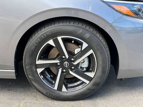 Used 2024 Nissan Sentra SV FWD image 13