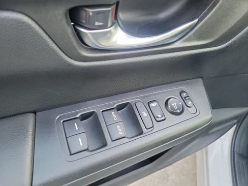 Used 2025 Honda CR-V EX image 13