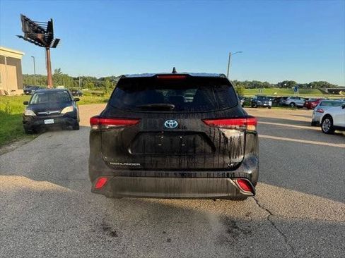 Used 2021 Toyota Highlander LE AWD/4WD image 33